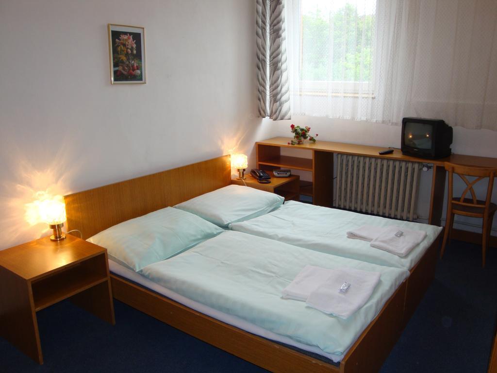 Skalka Hotel Praha Bagian luar foto