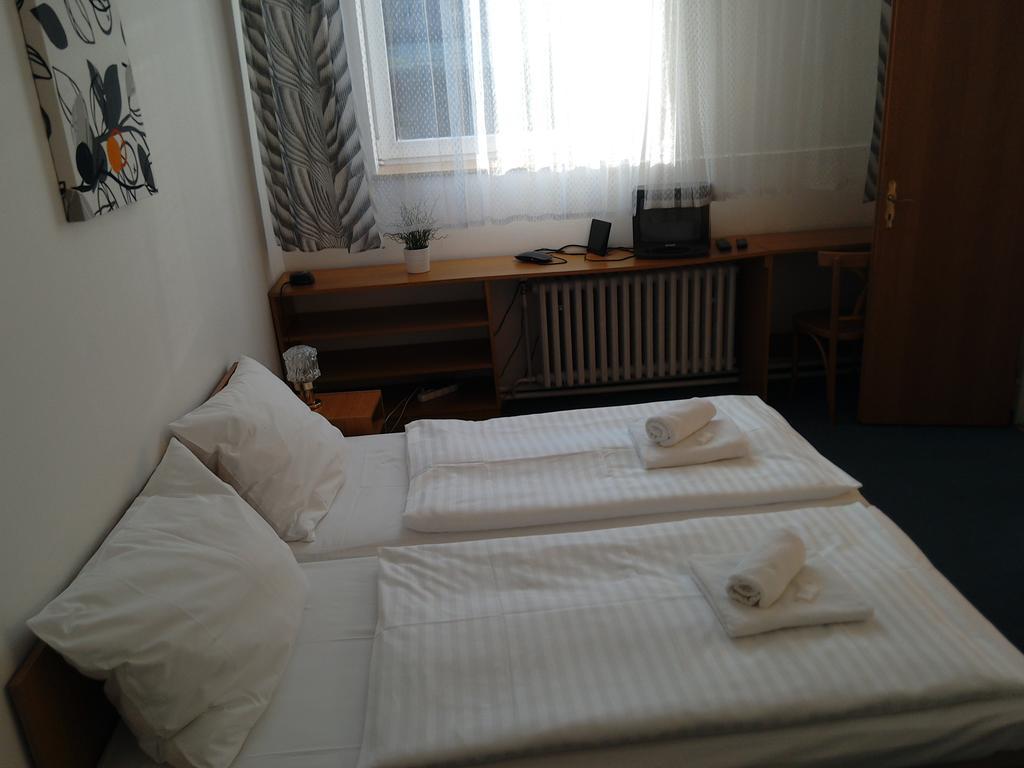 Skalka Hotel Praha Bagian luar foto
